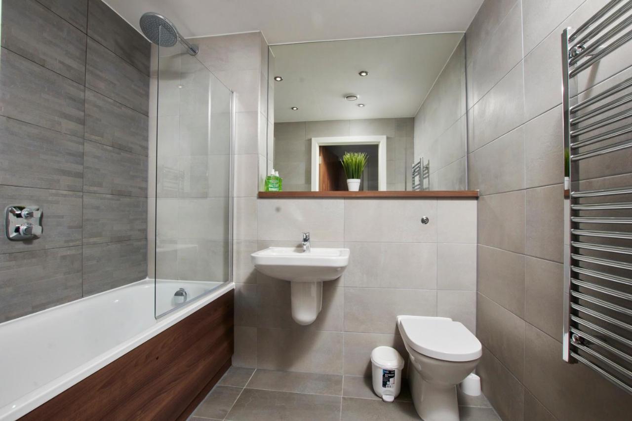 شقة Lovely Central Abode - Amazing Views - Parking مانشستر المظهر الخارجي الصورة
